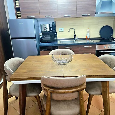 Downtown Apartment *